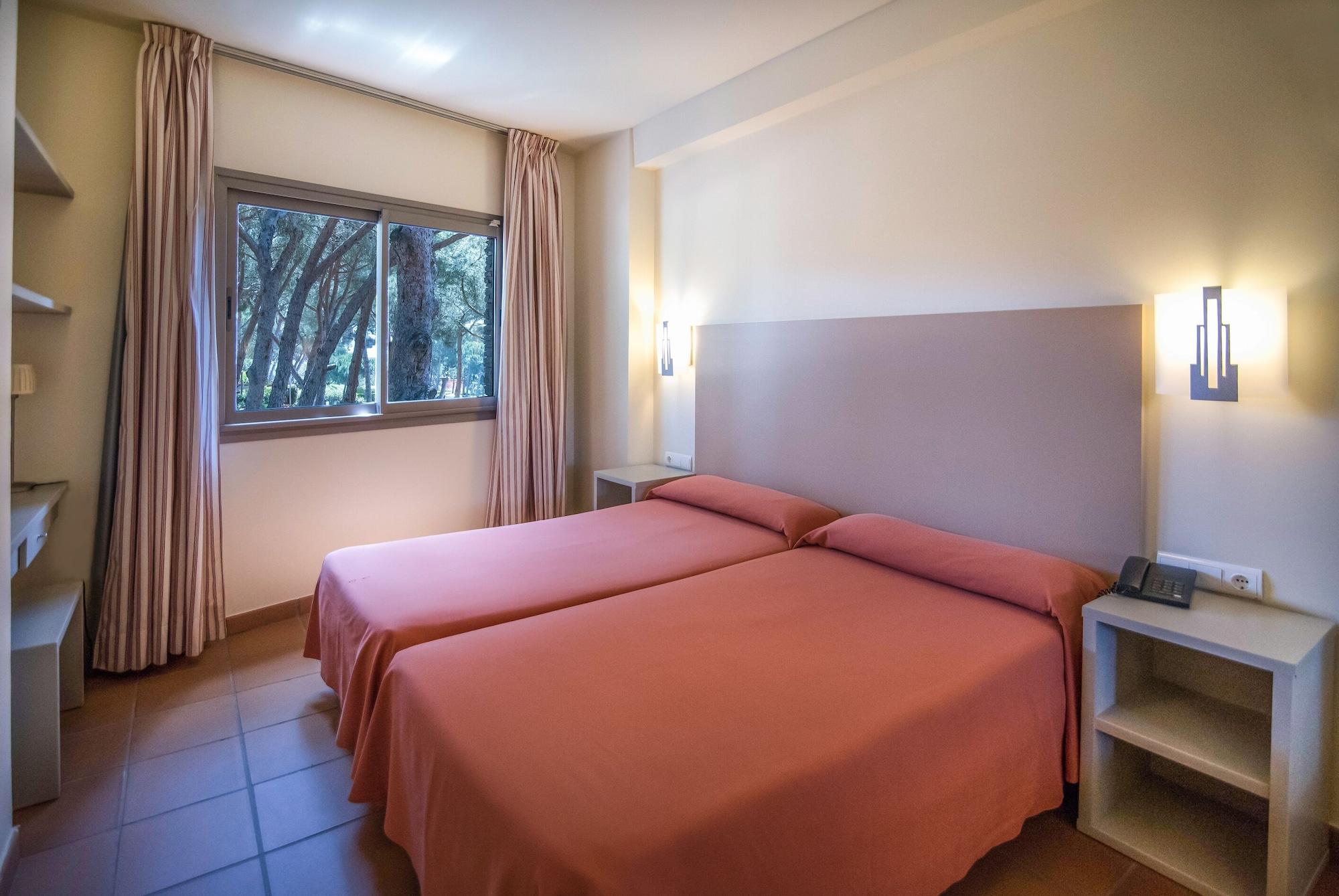 Ciutat De Palol Apartahotel